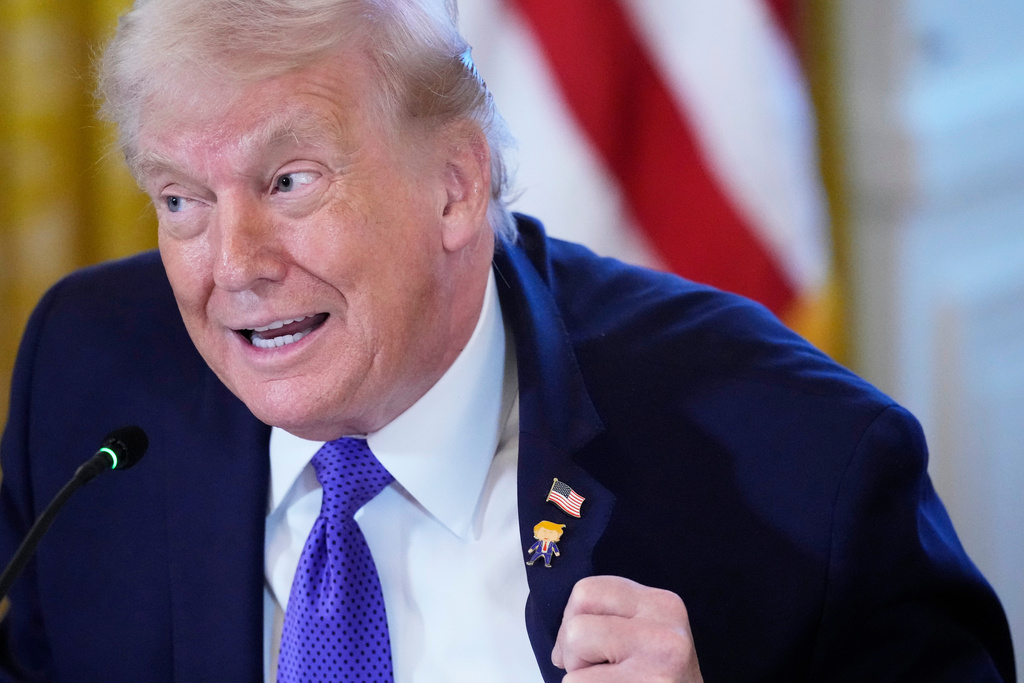 Trump tells Cuba to ‘make a deal’ before oil and money cut off