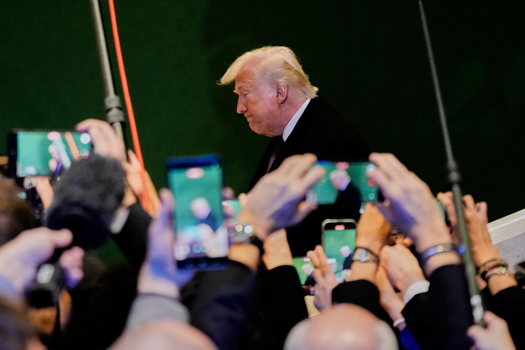 Trump says ‘armada’ headed for Iran, vows Greenland details in two weeks