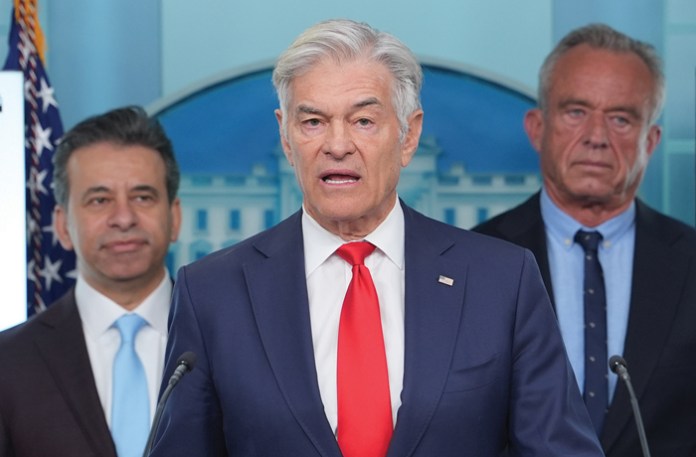 Dr. Mehmet Oz, administrator of the Centers for Medicare & Medicaid Services, speaks during a White House press briefing on Jan. 7 with, from left, Dr. Marty Makary, Food and Drug Administration commissioner and Health and Human Services Secretary Robert F. Kennedy Jr. (Evan Vucci/AP)