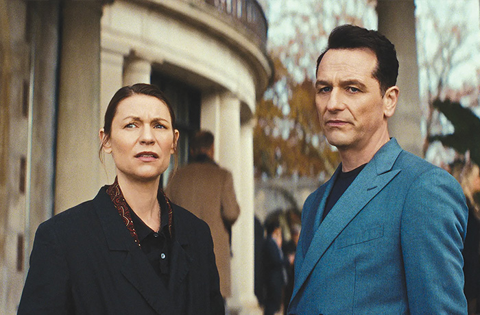Claire Danes and Matthew Rhys in The Beast in Me. (Courtesy of Netflix)