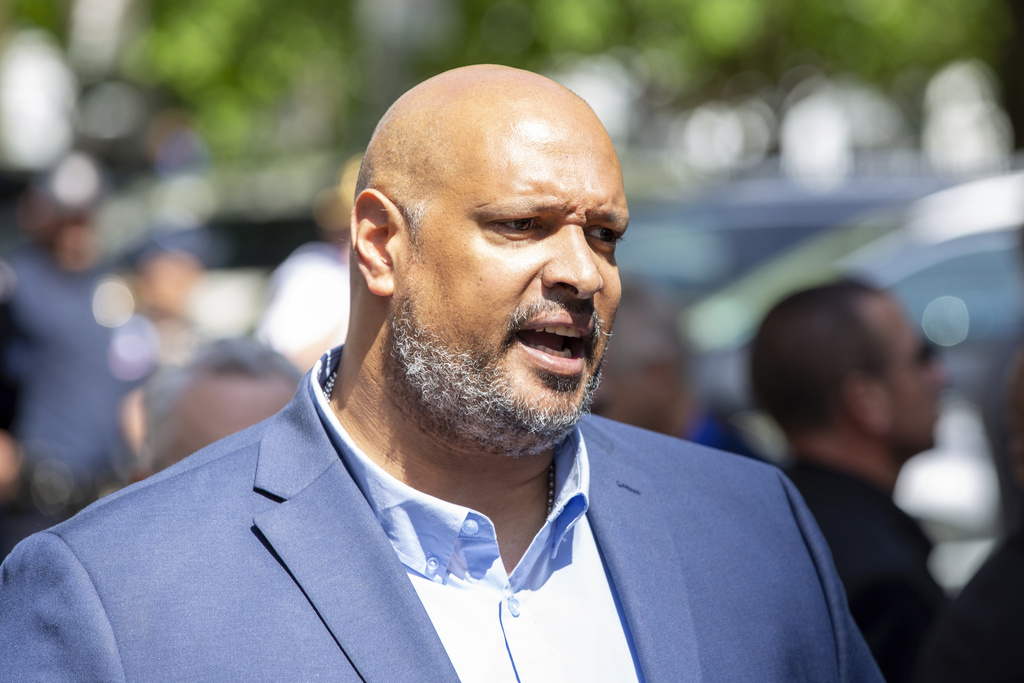 Jan. 6 Capitol Police officer Harry Dunn makes second bid for Congress
