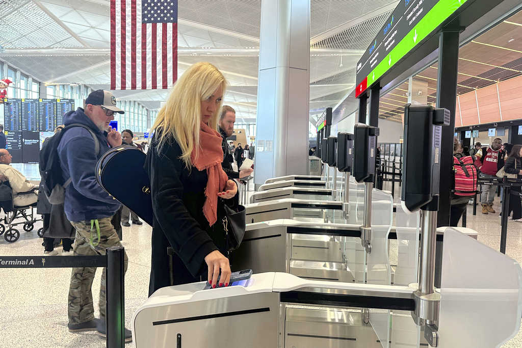 DHS pauses TSA PreCheck and Global Entry as shutdown continues