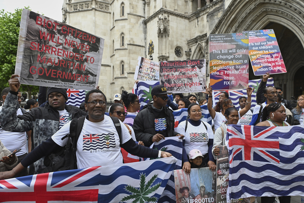 UK foreign office minister confirms Britain is ‘pausing’ passage of Chagos Islands deal into law