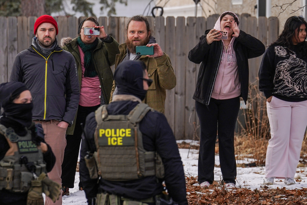 Federal agents put on leave over ‘untruthful statements’ regarding Minnesota shooting