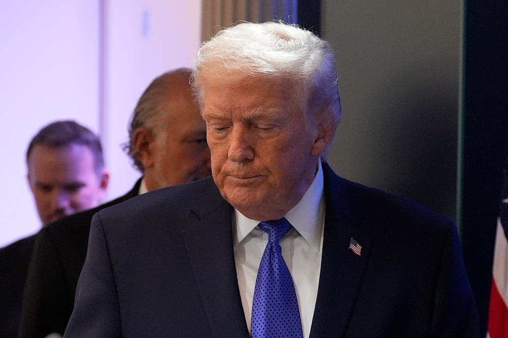 ‘A big mess’: Major uncertainty over whether Trump has to refund tariffs