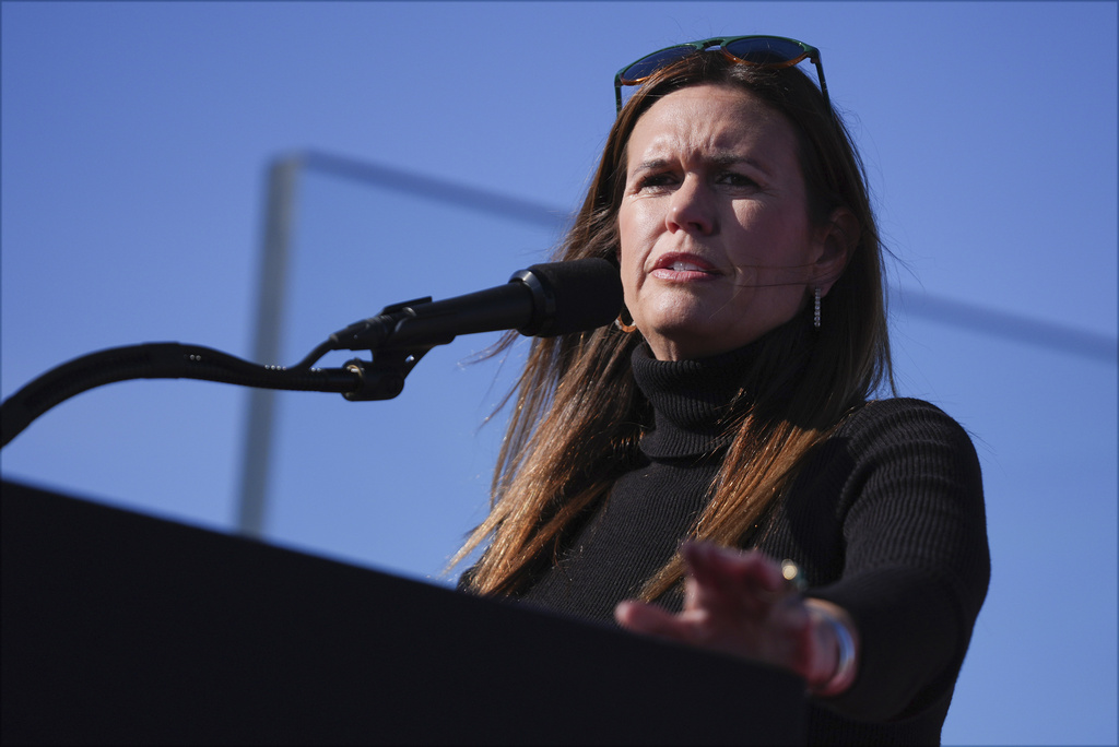 Sarah Huckabee Sanders told to leave Arkansas restaurant where employees were ‘uncomfortable’