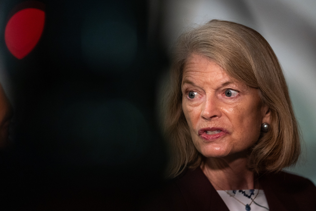 Lisa Murkowski commended Powell on phone for speaking out in DOJ inquiry