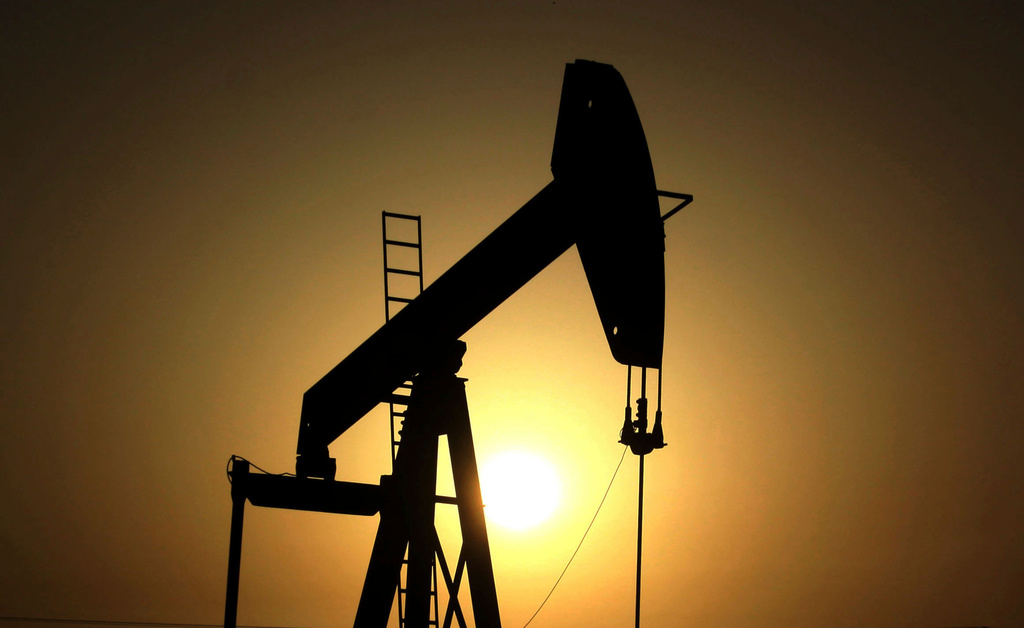 Oil prices drop significantly to end Monday after dramatic 24-hour fluctuation