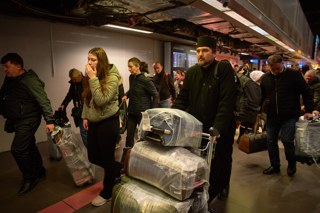 State Department deploying military aircraft to evacuate US citizens from Middle East