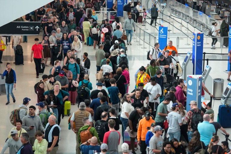 Airport chaos escalates pressure to resolve DHS government shutdown