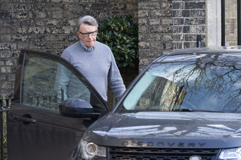 Starmer was warned about ‘reputational risk’ of Peter Mandelson’s Epstein ties, files show