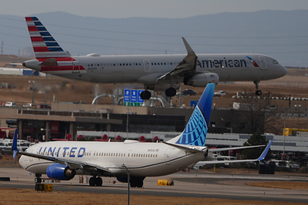 Major airline CEOs come together to plead for deal on DHS funding