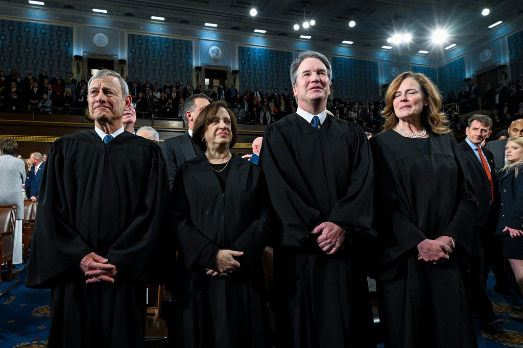 Roberts pleads for politicians to ease up on ‘hostility’ toward judges: ‘Got to stop’ 