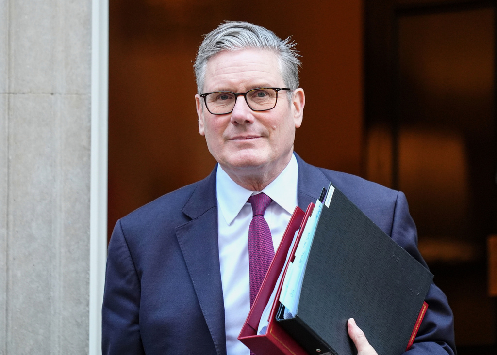 Keir Starmer-Nigel Farage blow-up in Parliament ends with Reform MPs storming out