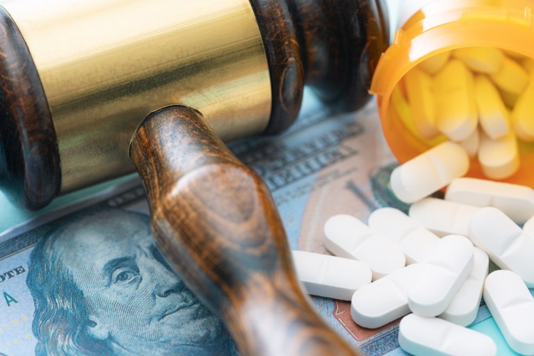 USA, Consumerism, High Up, Medicine, Price