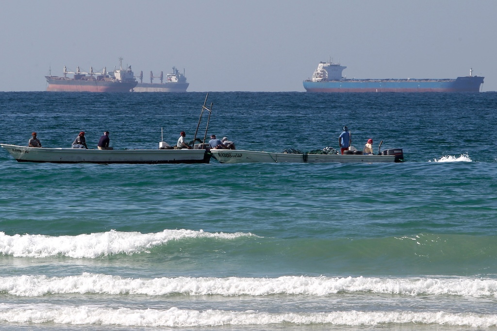 Trump offers assistance to oil shippers to halt price spike from Iranian threat