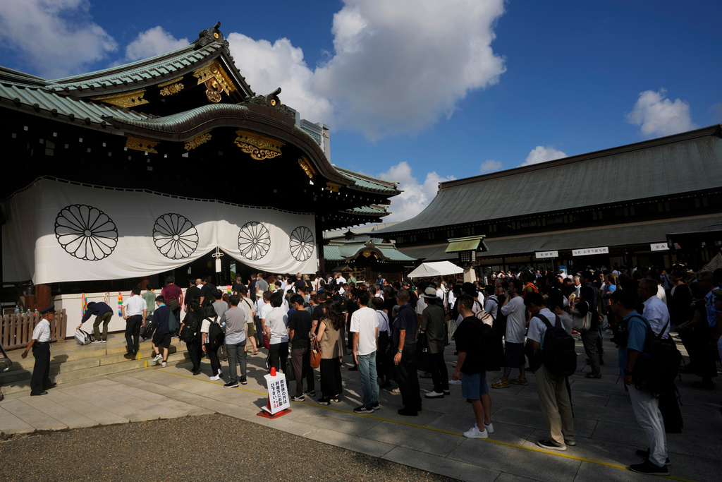 China decries Japanese prime minister for World War II shrine support