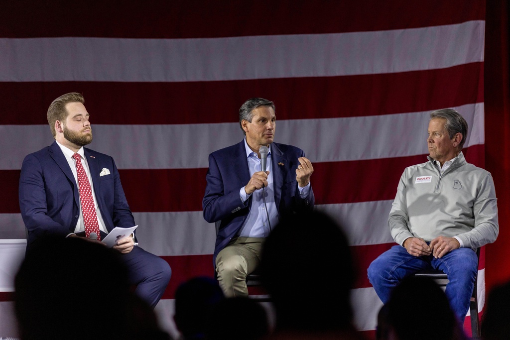 Brian Kemp pushes Derek Dooley as GOP’s best bet in Senate race despite poor polling: ‘Something different’