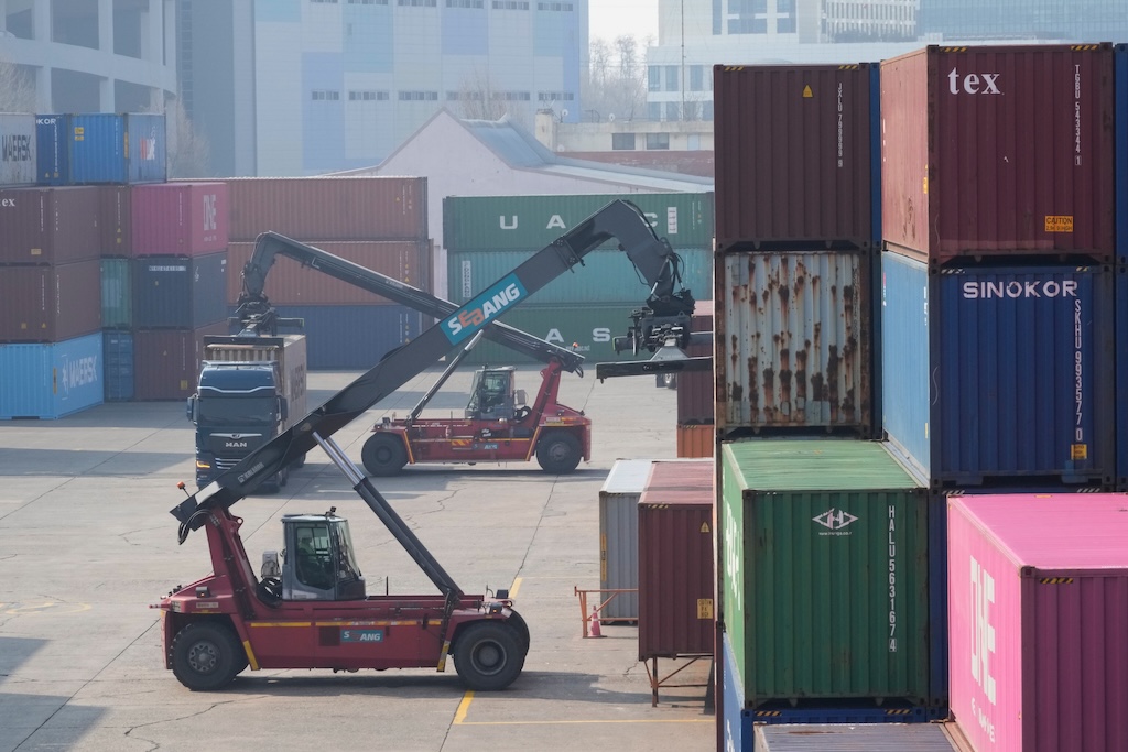 Trump administration tells court its tariff refund system will launch Monday