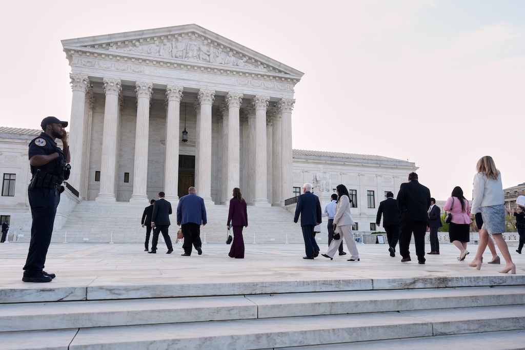 LISTEN LIVE: Supreme Court holds oral arguments on birthright citizenship