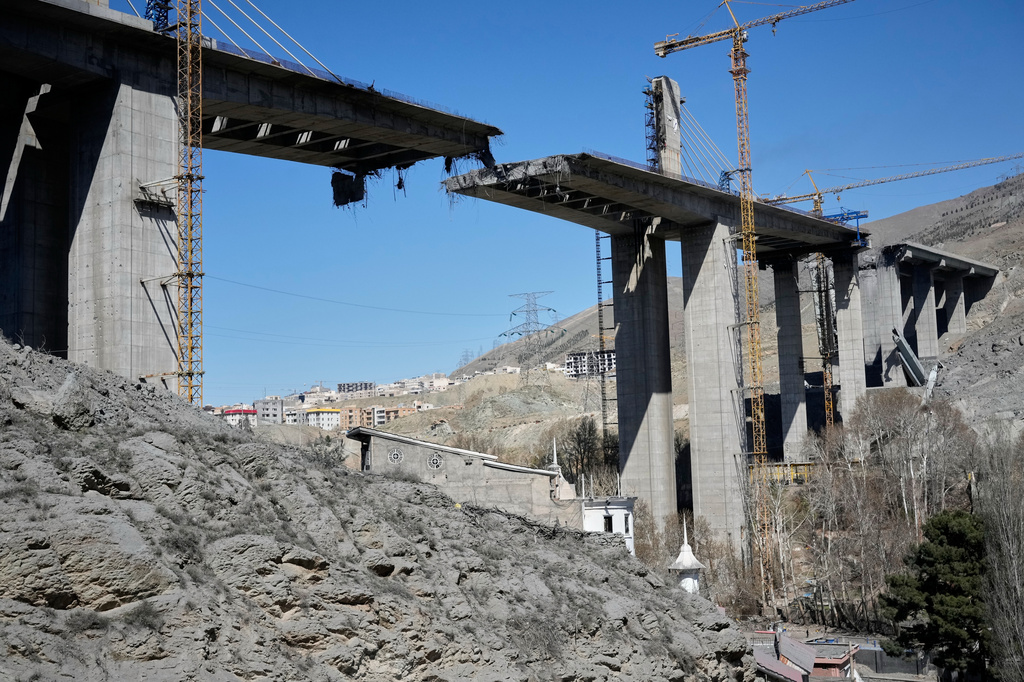 Israel blows up Iranian bridges ahead of Trump deadline to save infrastructure