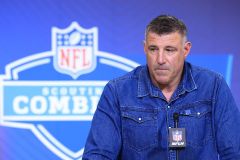 Mike Vrabel has failed as a leader of men