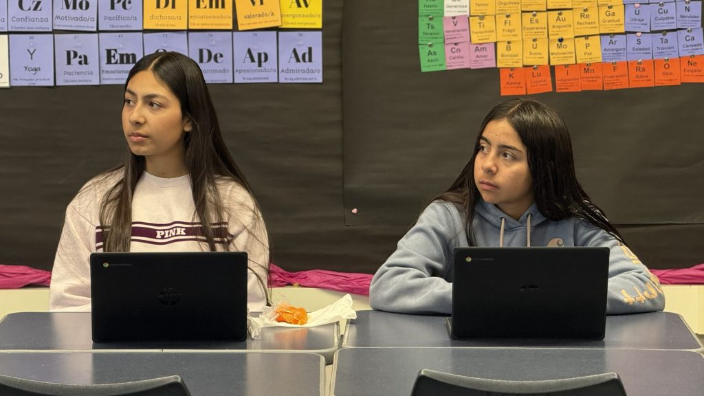 Los Angeles schools take the lead in issuing classroom screen time limits