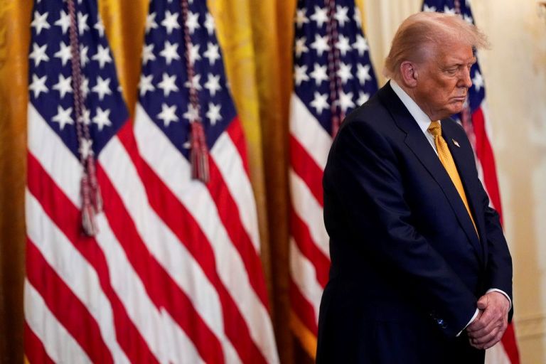 Trump prays.